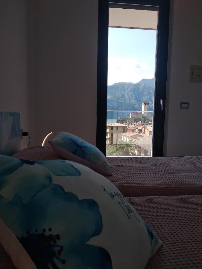 Blue Sky Garda - Zaffiro Apartment Малчезине Екстериор снимка